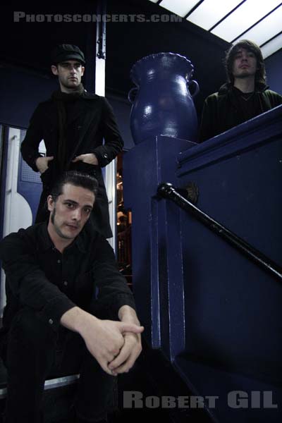 BLACK REBEL MOTORCYCLE CLUB - 2005-11-02 - PARIS -  - Peter Hayes - Robert Levon Been - Nick Jago